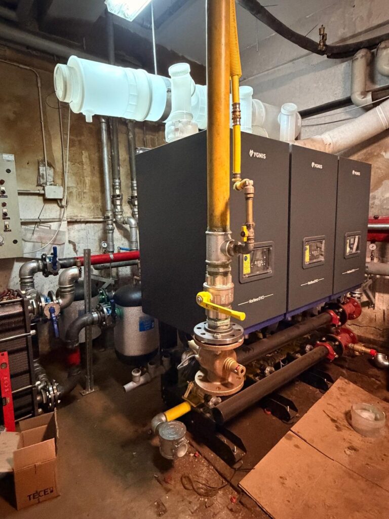 Caldaie a condensazione Ygnis installate in cascata