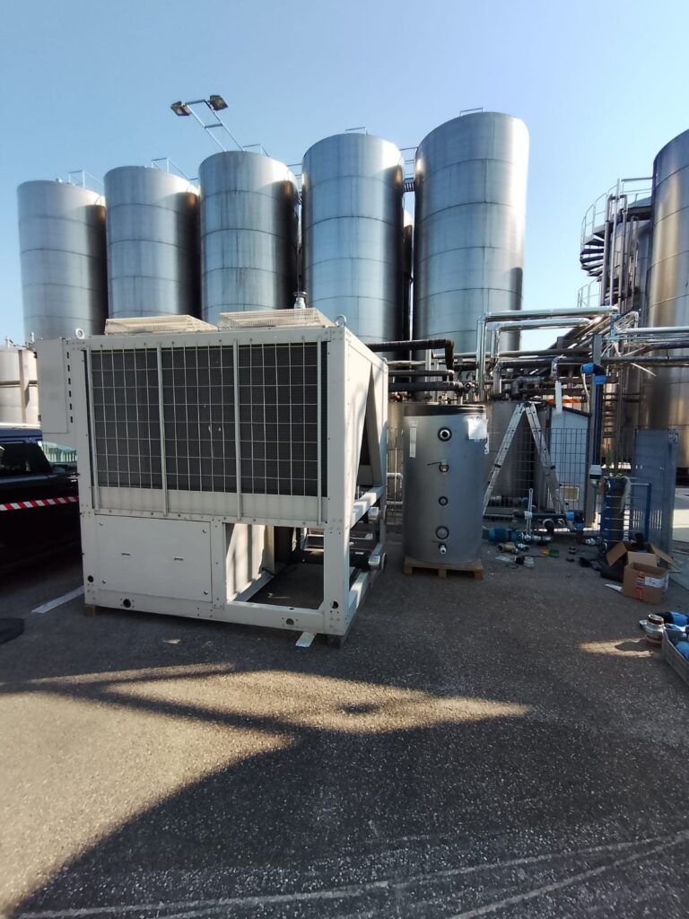 Chiller installato presso impianto con silos