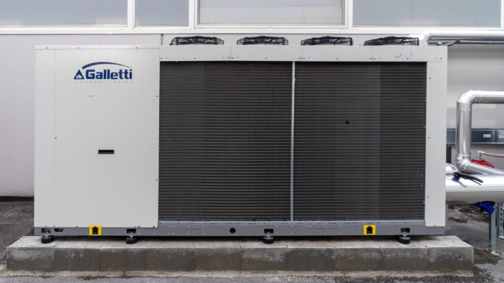 Chiller Galletti installato in stabilimento industriale