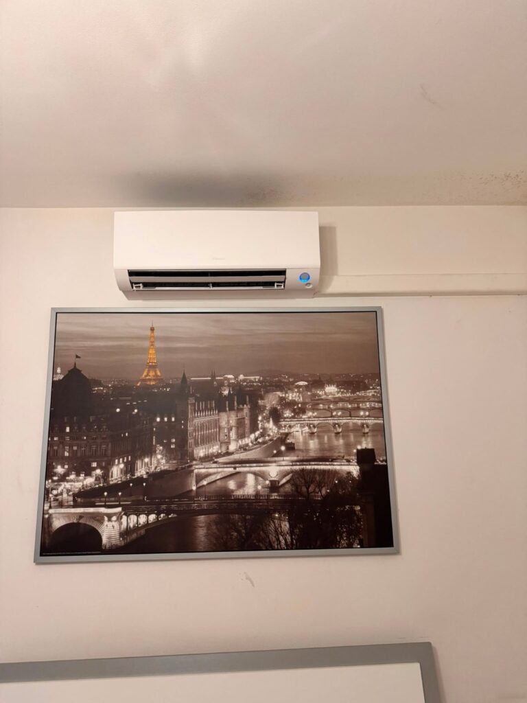 Climatizzatore a parete in soggiorno